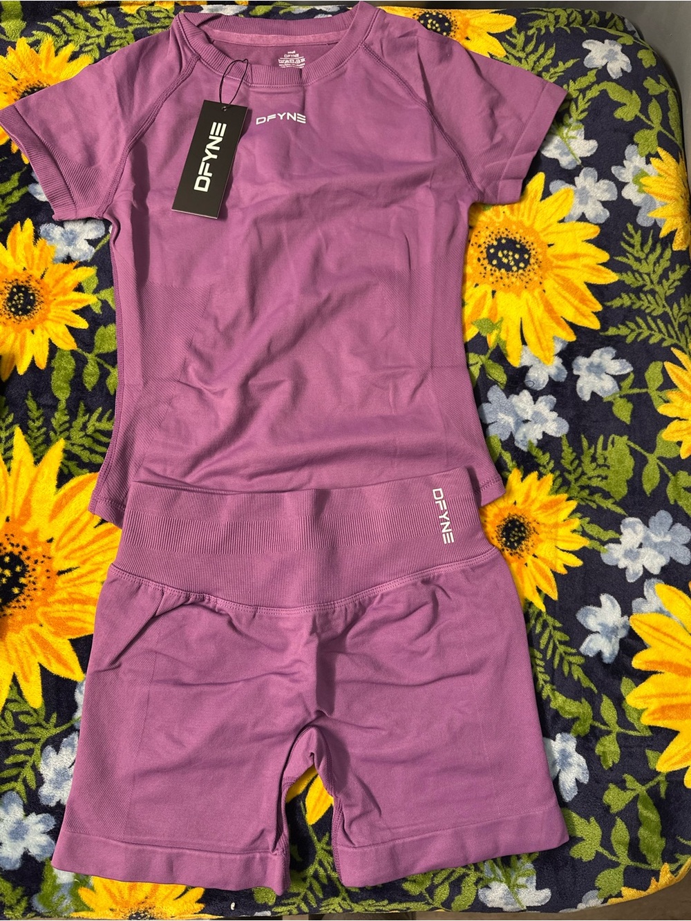 Shorts Set in Purple - Seamless Workout Two-Piece